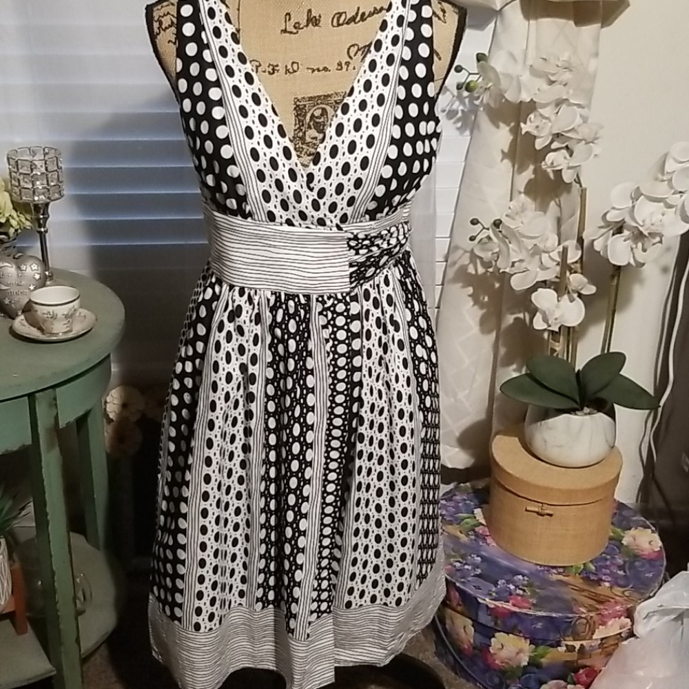 MAGGY LONDON Polka Dotted Wrap Dress Size 6P